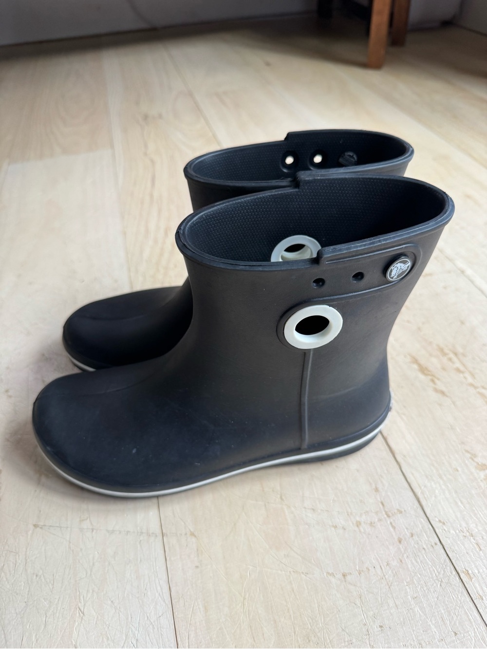 Crocs Jaunt Shorty Unisex Rainboot - Picture 4 of 6